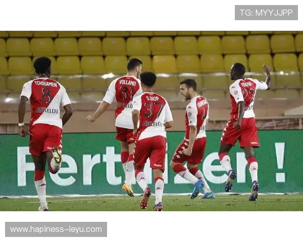 巴黎圣日耳曼俱乐部迎来赛季关键转折时刻解析与未来阵容布局展望