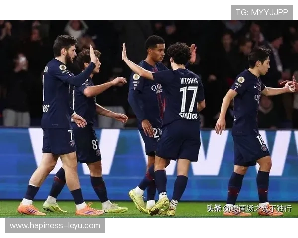 欧冠焦点战再掀高潮豪门对决引爆球迷热情与媒体关注主帅战术成热议