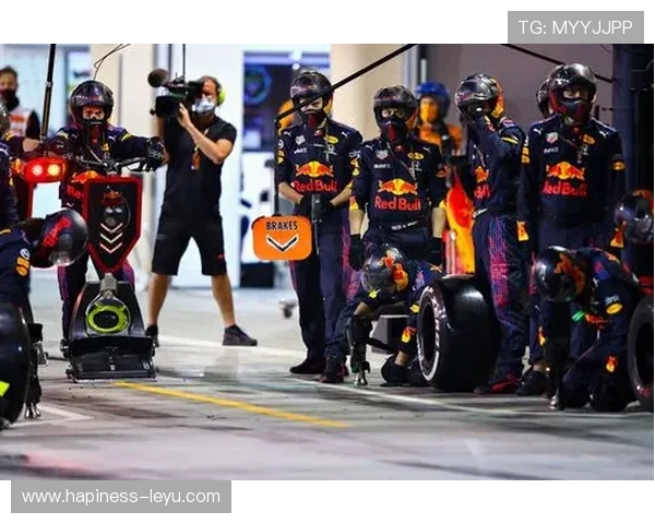 F1赛季再掀波澜 红牛车队继续主宰赛场 汉密尔顿挑战自我追求突破 F1赛季再掀波澜 红牛车队继续主宰赛场 汉密尔顿挑战自我追求突破