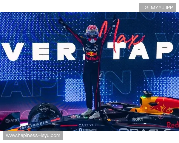 F1赛季最新动态:红牛车队领跑榜单 汉密尔顿与维斯塔潘争锋激烈 F1赛季最新动态:红牛车队领跑榜单 汉密尔顿与维斯塔潘争锋激烈