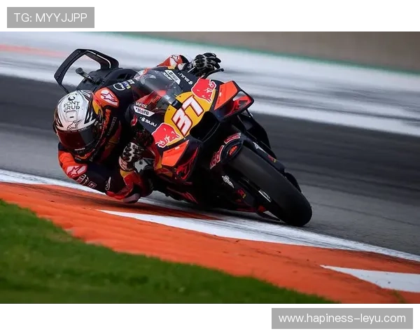 摩托车大奖赛最新动态 赛季精彩纷呈 各车队备战新挑战