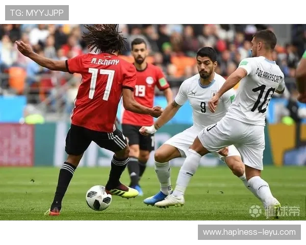 世界杯热潮再起：各国劲旅激烈角逐赛场精彩瞬瞬间