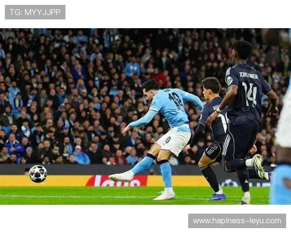 欧冠最新战报：豪门对决激战正酣球迷热议不断