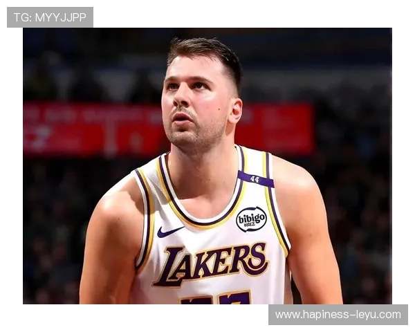 湖人核心球员复出助力球队迎来连胜势头震撼球迷